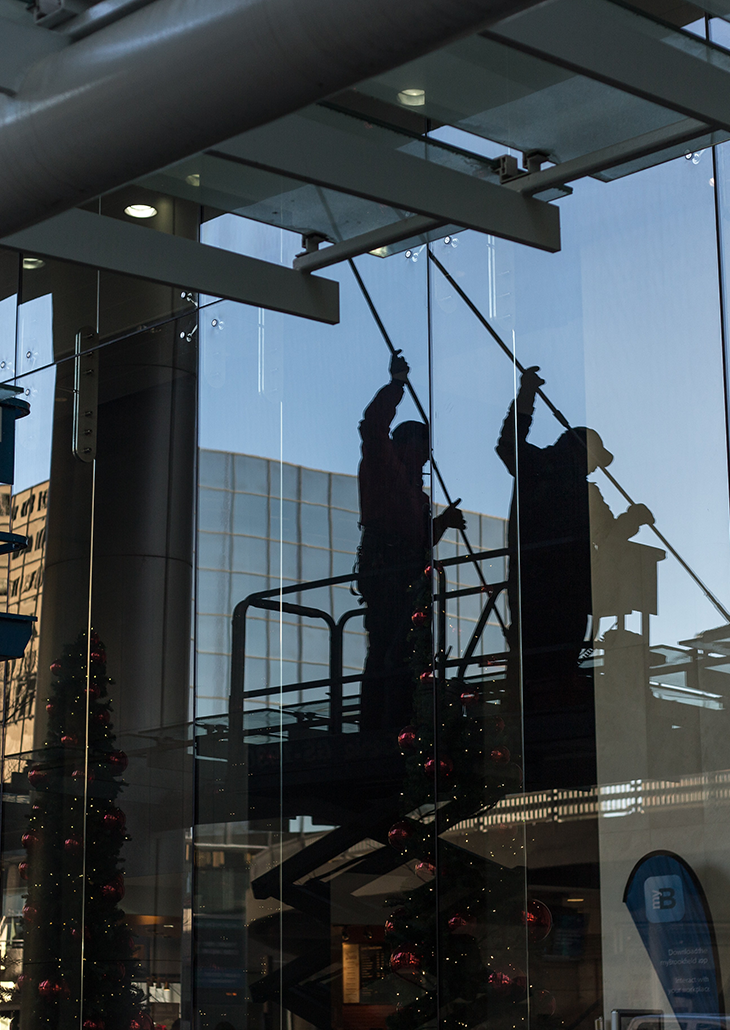 External commercial cleaning